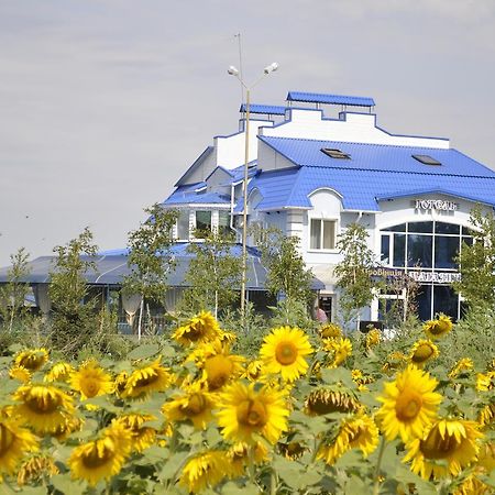Hotel Vivat Provincia Takhtaulove Bagian luar foto