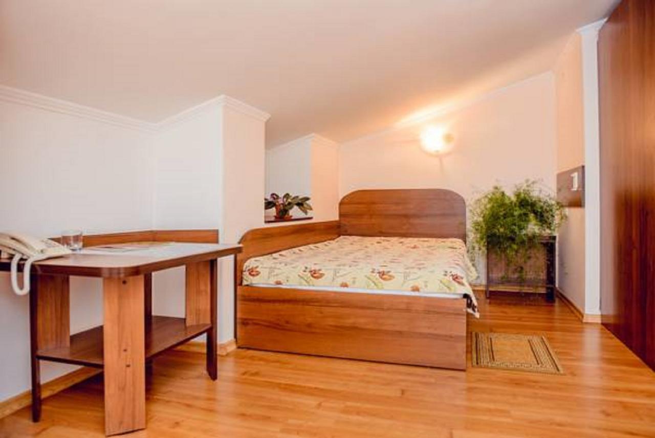 Hotel Vivat Provincia Takhtaulove Ruang foto